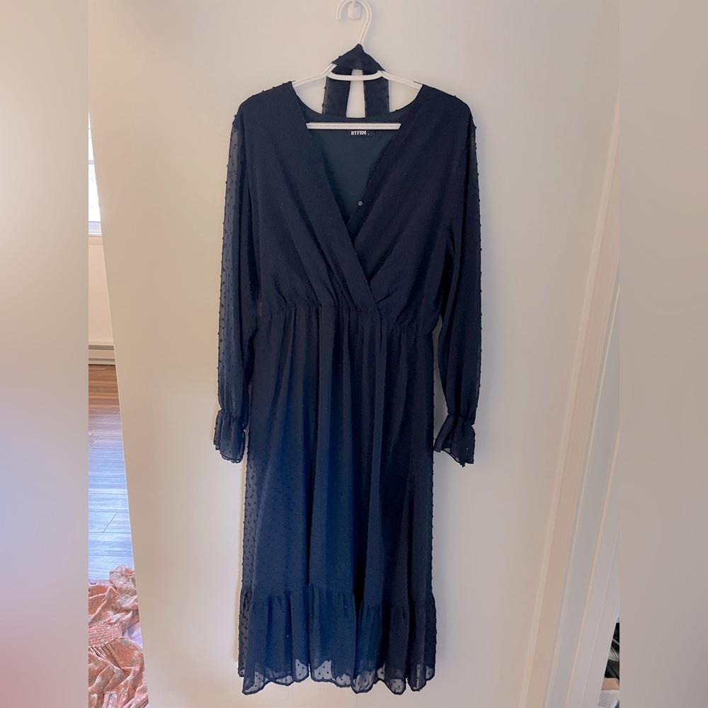 Navy long sleeve flowy maxi dress